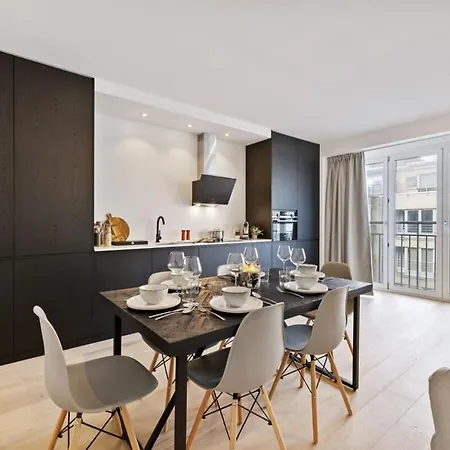 Huswell - Renovated In The Heart Of Appartement Oostende