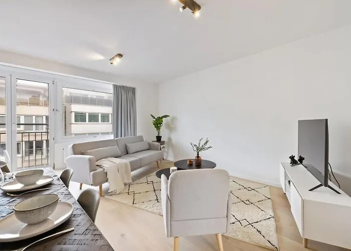 Huswell - Renovated In The Heart Of Apartment