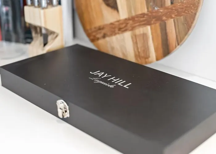 Huswell - Renovated In The Heart Of Apartment