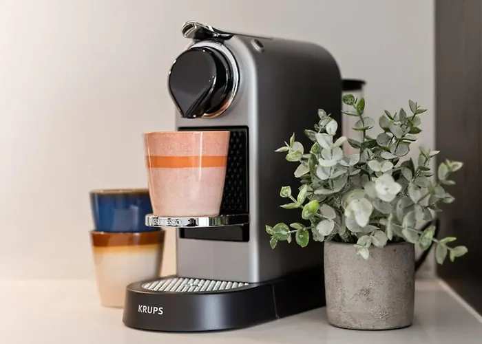 Huswell - Renovated In The Heart Of *