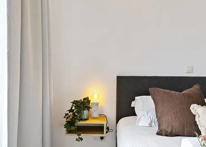 Huswell - Renovated In The Heart Of Apartment